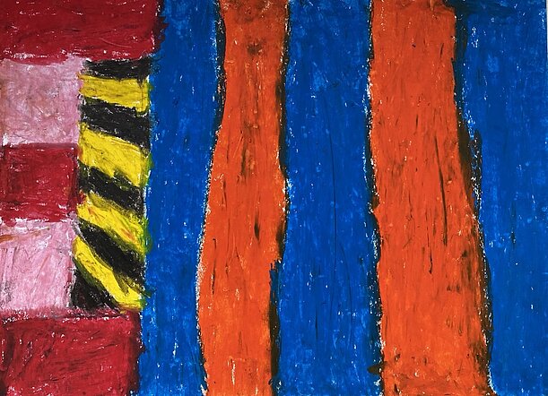 Abstraktes Streifenbild der Klasse 4b in Rot, Blau und Gelb nach Sean Scully