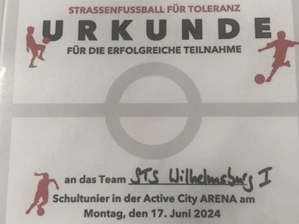 Urkunde „Straßenfußball für Toleranz“ für das Team der STS Wilhelmsburg
