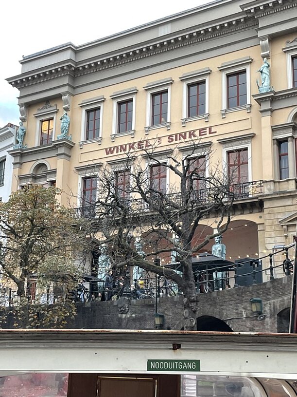 Historisches Gebäude „Winkel van Sinkel“ an der Gracht in Utrecht