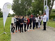 Schülergruppe beim Start von „fit in die Ferien“ im Park Sport Insel